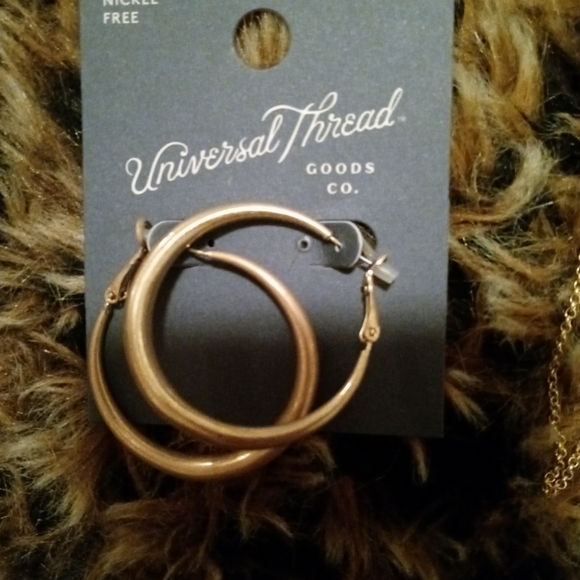 Universal Thread earrings - Picture 4 of 8